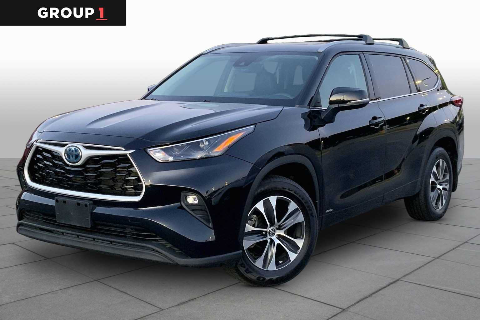 Used 2022 Toyota Highlander XLE AWD/4WD image 1