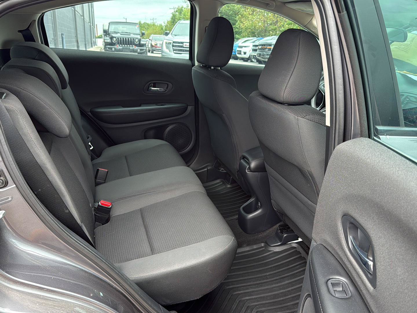 Used 2022 Honda HR-V LX image 11