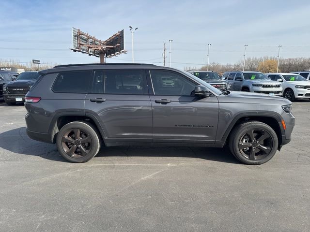 Used 2023 Jeep Grand Cherokee L Laredo image 11