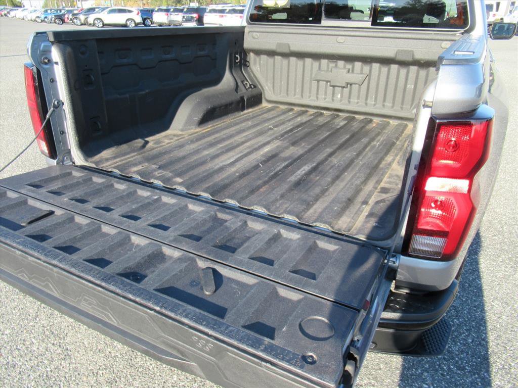 Used 2023 Chevrolet Colorado Z71 w/ Z71 Convenience Package 2 image 9