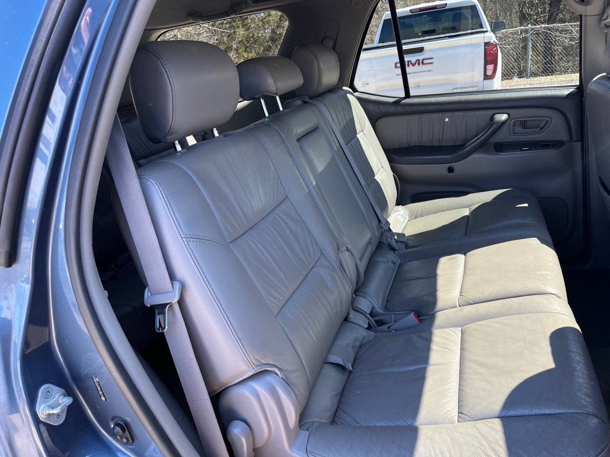Used 2007 Toyota Sequoia Limited w/ Preferred Accessory Pkg AWD/4WD image 12