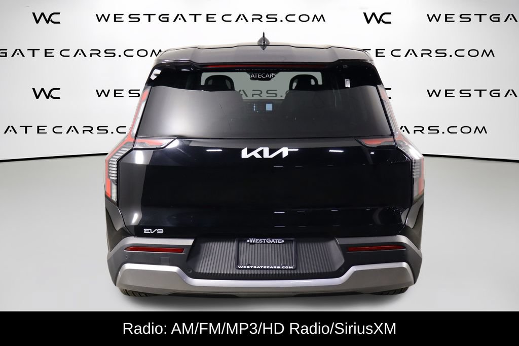 Used 2024 Kia EV9 Light Long Range RWD image 4