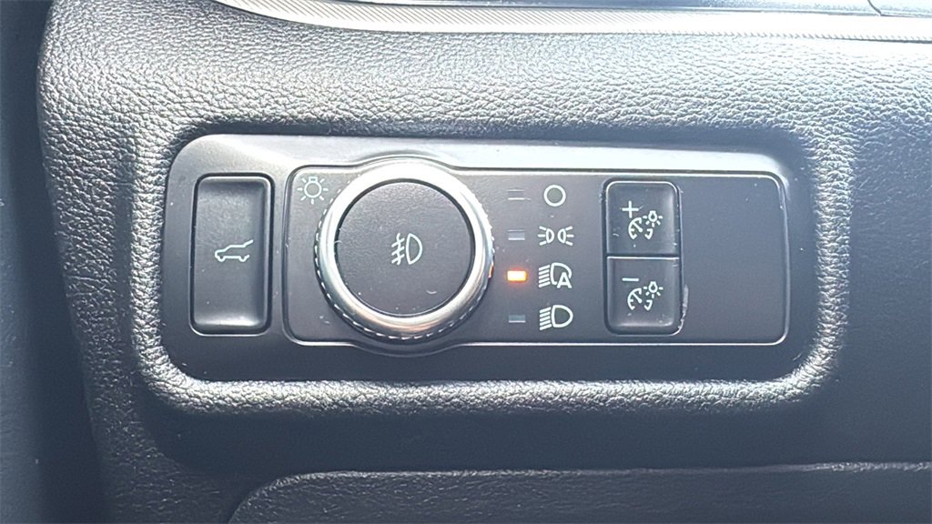 Certified 2023 Ford Explorer XLT w/ Equipment Group 202A image 17