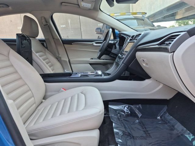 Used 2020 Ford Fusion SEL FWD image 19
