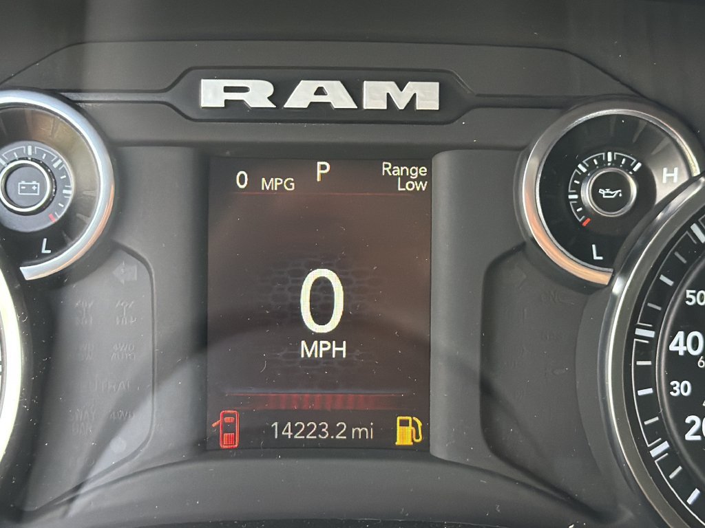 Used 2025 RAM 1500 Big Horn AWD/4WD image 31