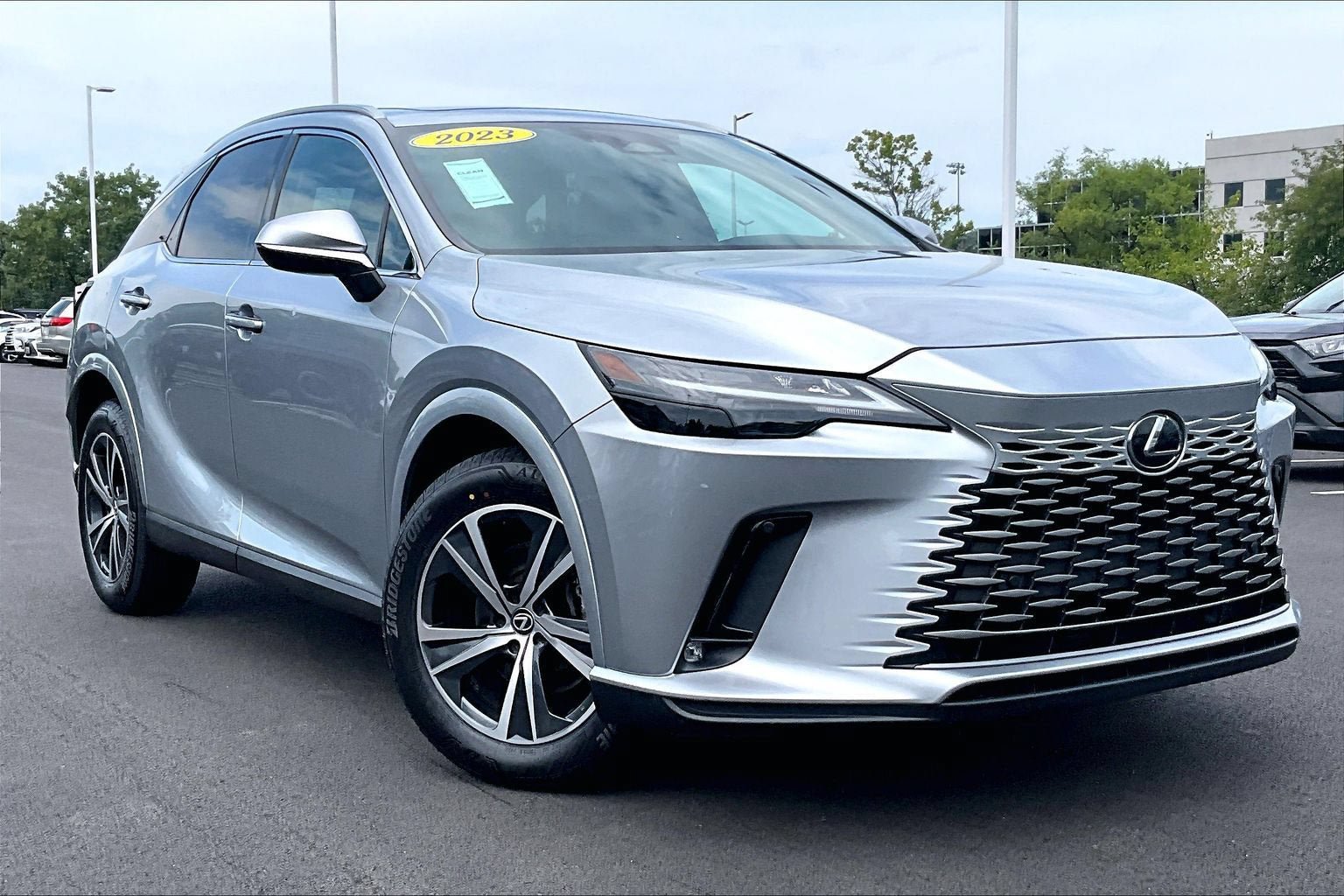 Used 2023 Lexus RX 350 Premium w/ Accessory Package AWD/4WD image 2