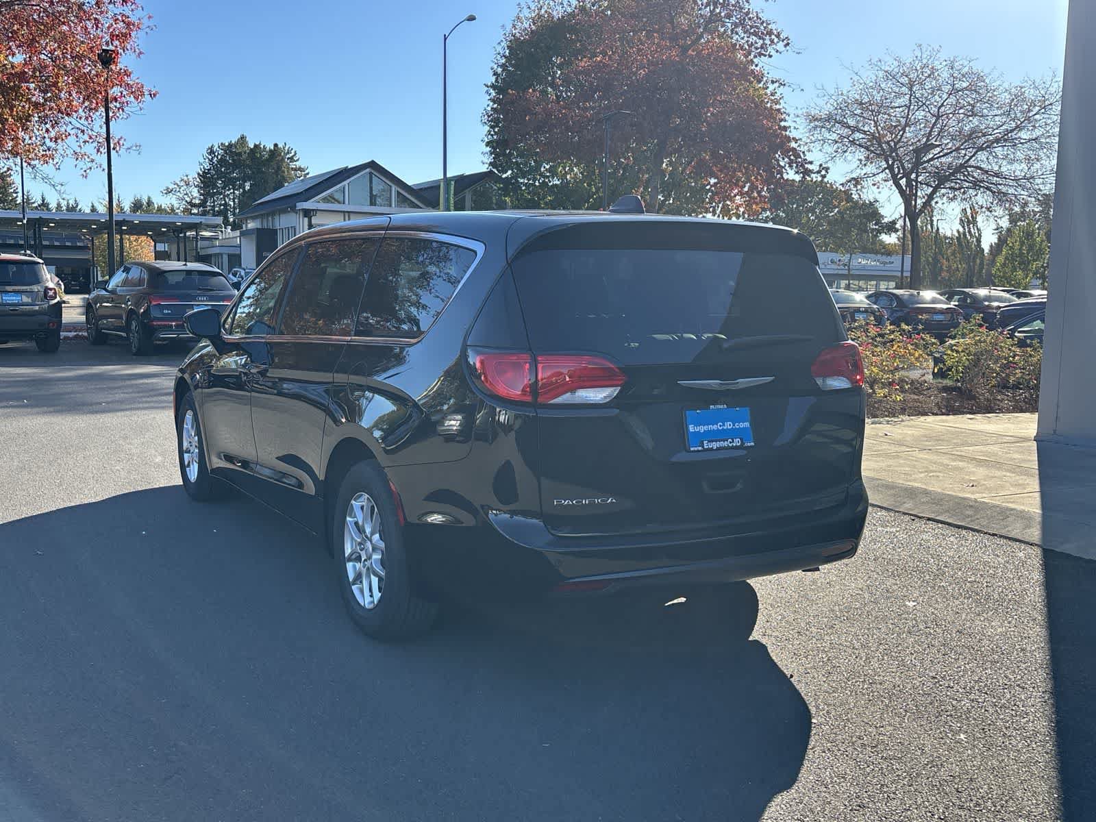 New 2027 Chrysler Pacifica LX FWD image 3