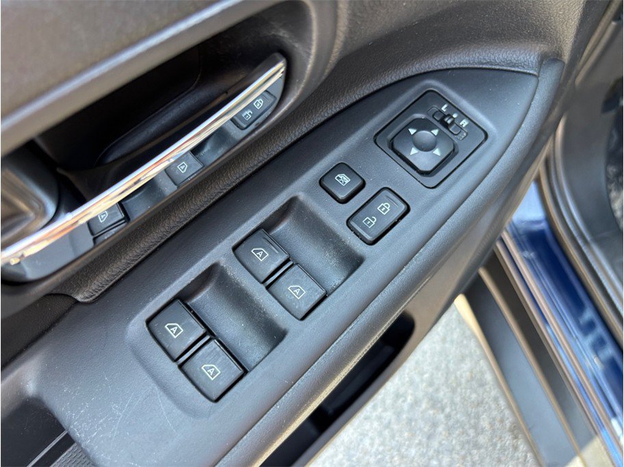 Used 2020 Mitsubishi Outlander SE FWD image 18