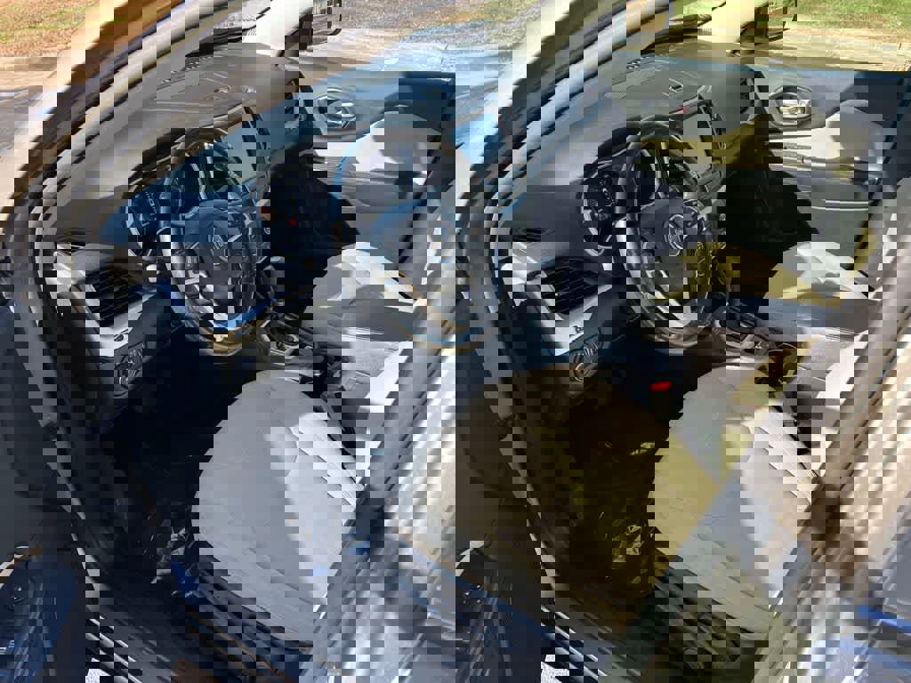 Used 2016 Jeep Cherokee Latitude w/ Cold Weather Group image 2