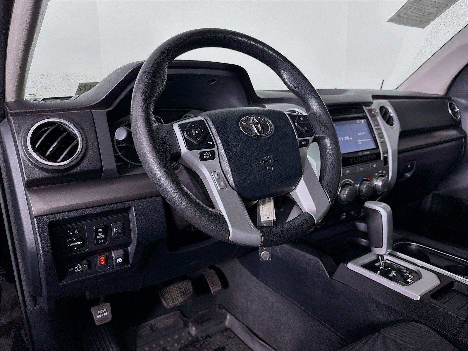 Used 2016 Toyota Tundra SR5 w/ SR5 Upgrade Package image 9