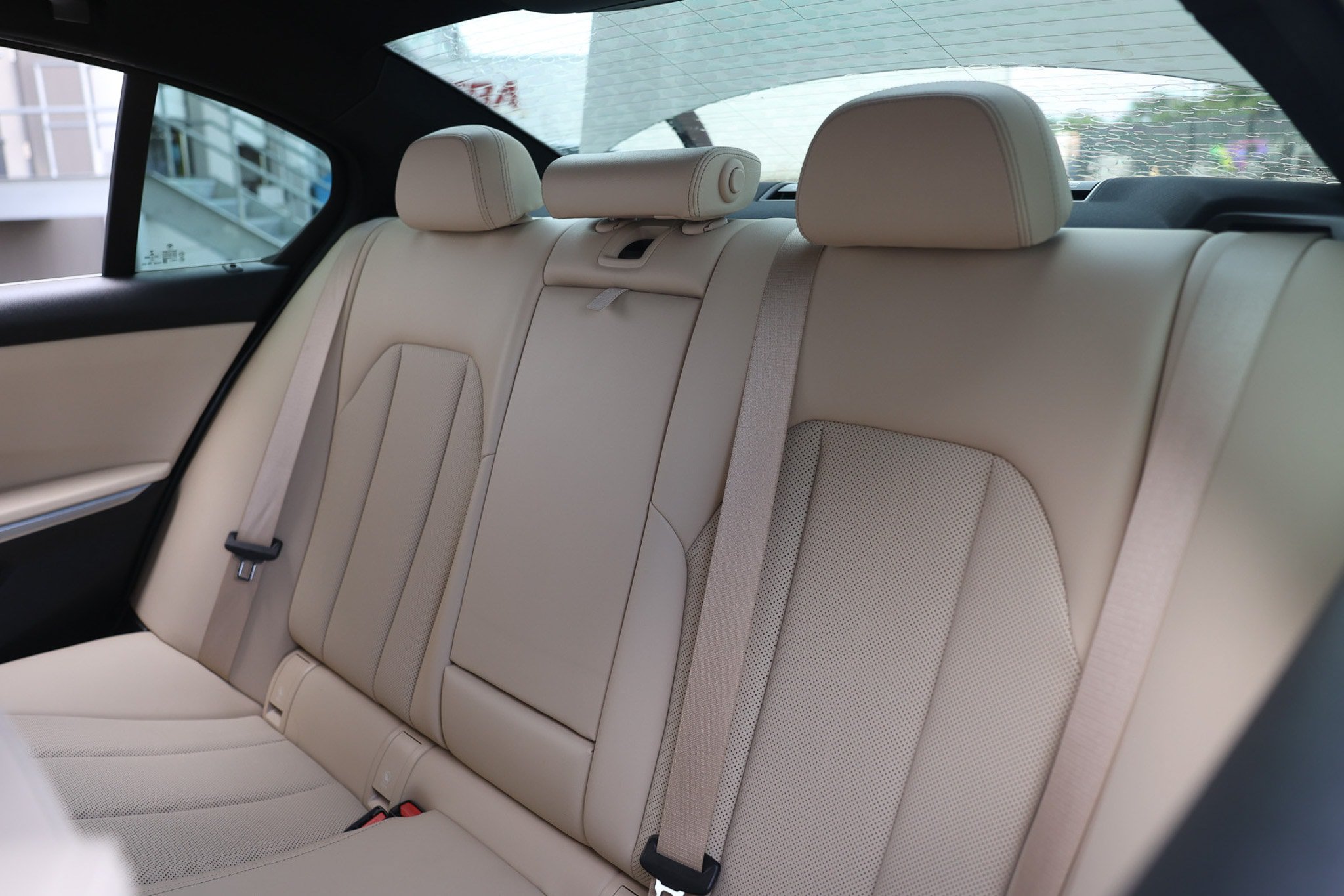 Used 2022 BMW 330i Sedan w/ Premium Package RWD image 12