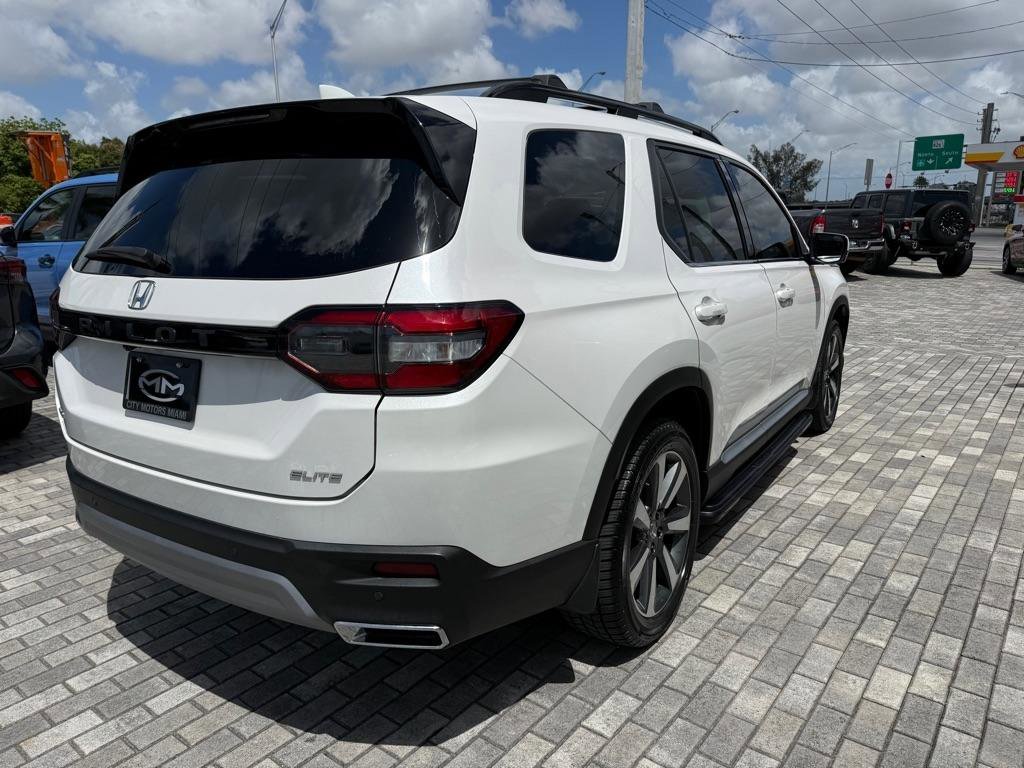 Used 2023 Honda Pilot Elite image 12