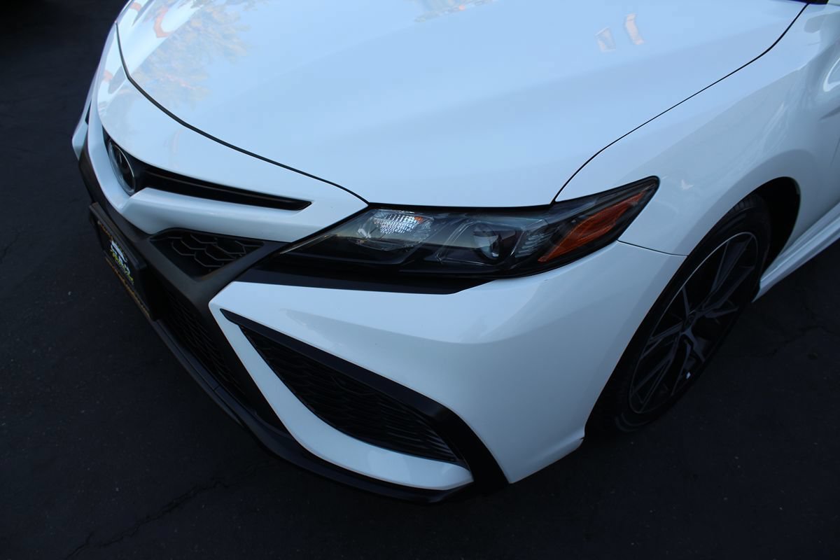 Used 2022 Toyota Camry SE w/ Carpet Mat Package (TMS) FWD image 10