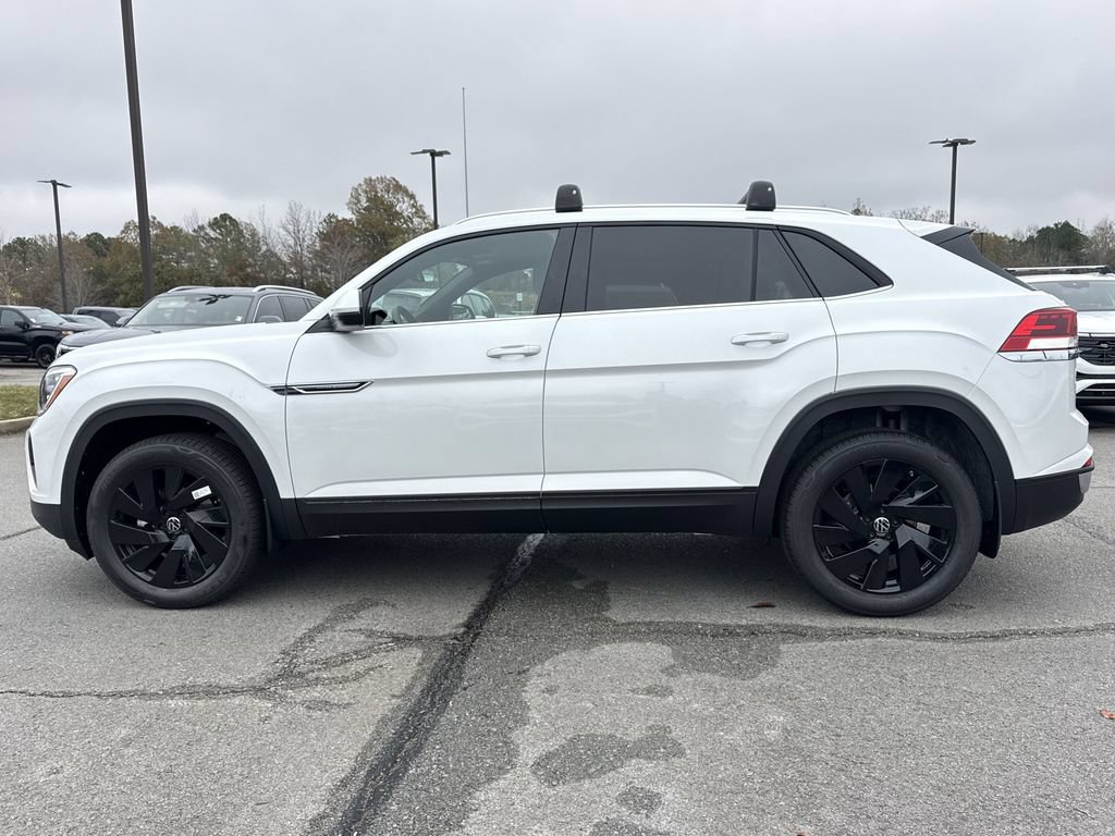 New 2026 Volkswagen Atlas Cross Sport SE FWD image 2