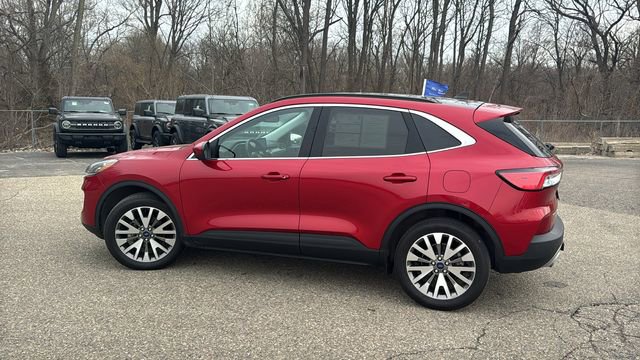 Certified 2022 Ford Escape Titanium w/ Class II Trailer Tow Package image 6
