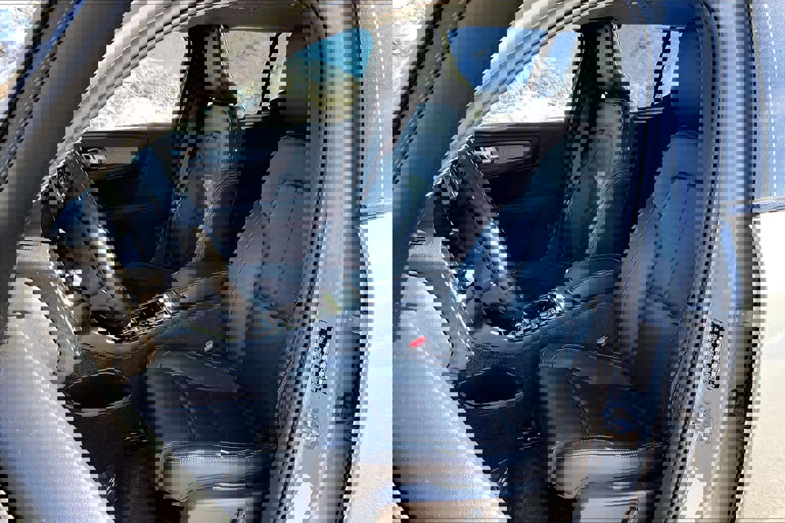 Certified 2024 Volvo XC40 B5 Plus w/ Protection Package Premier image 8