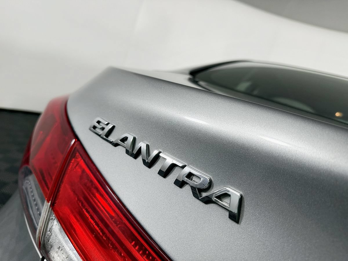 Used 2013 Hyundai Elantra GLS w/ Preferred Pkg FWD image 11