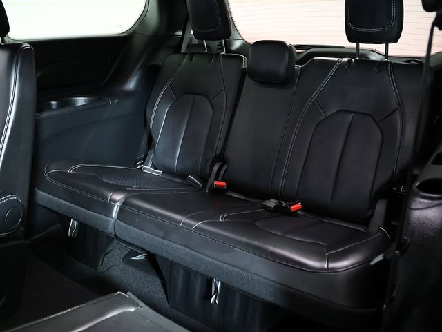 Used 2025 Chrysler Pacifica Select FWD image 14
