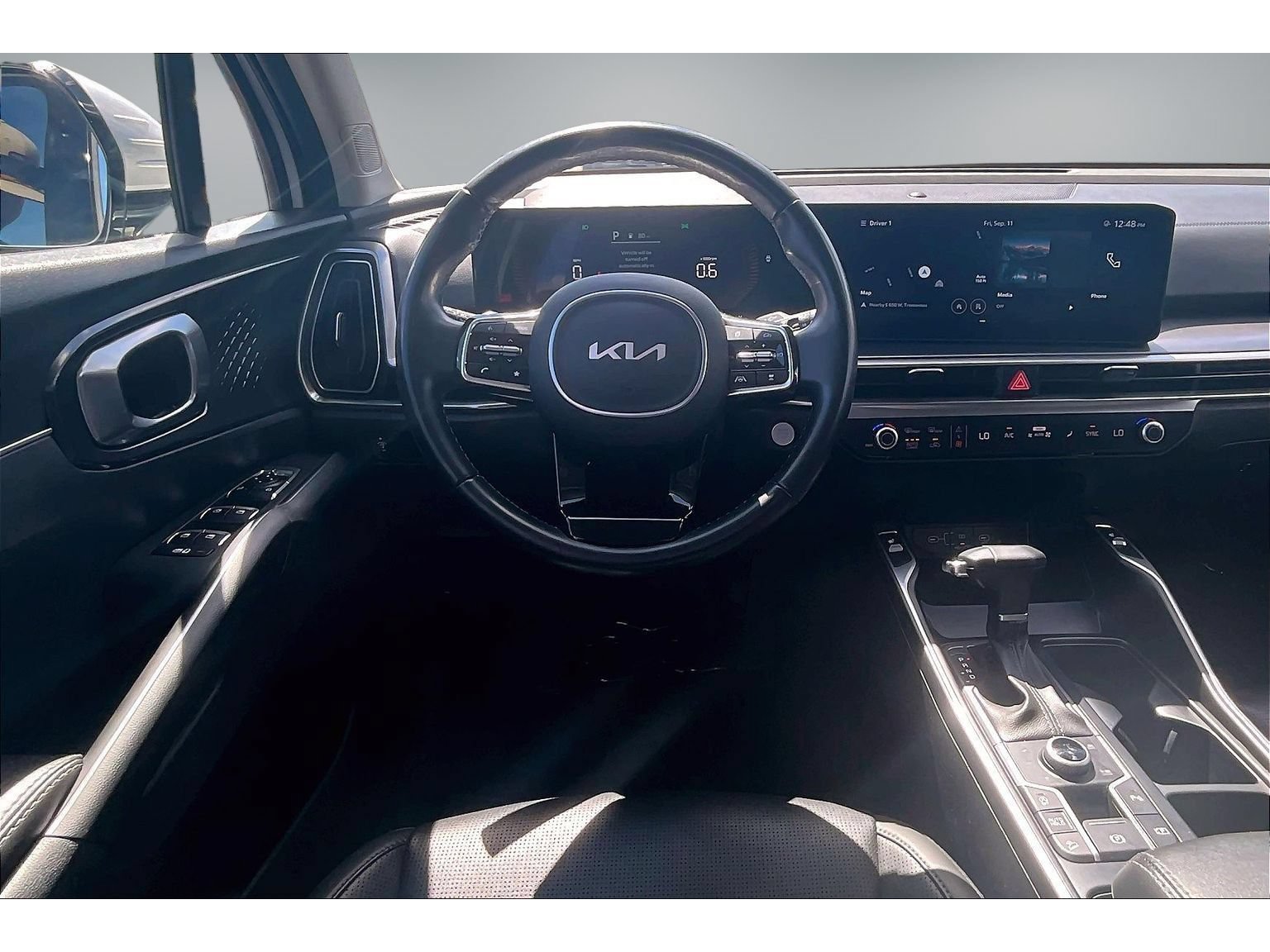 Used 2024 Kia Sorento S AWD/4WD image 8