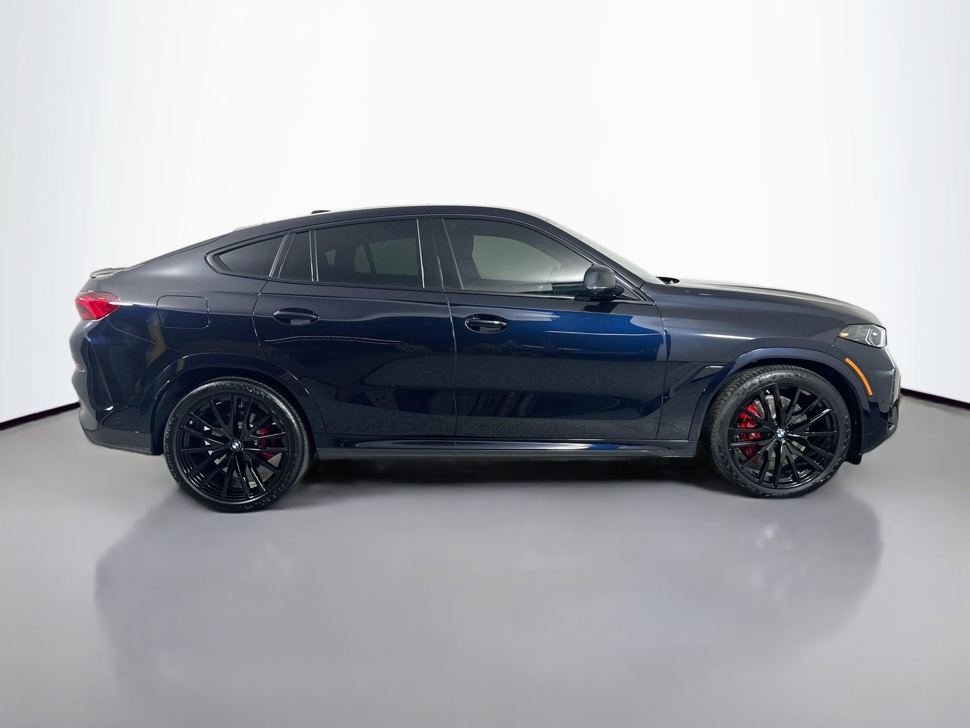 New 2026 BMW X6 xDrive40i w/ Executive Package image 4