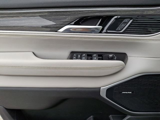 Used 2022 Jeep Wagoneer Series II w/ Premium Group I image 12