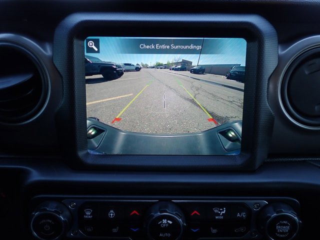 Used 2021 Jeep Gladiator Willys image 15