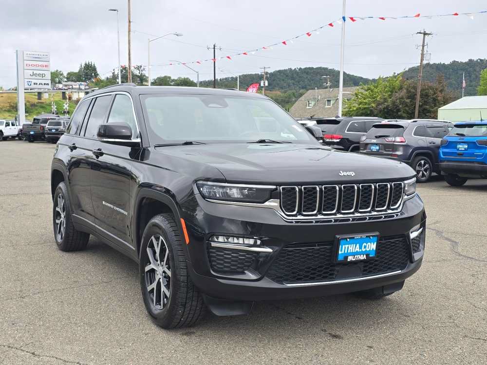 Used 2024 Jeep Grand Cherokee Limited AWD/4WD image 7