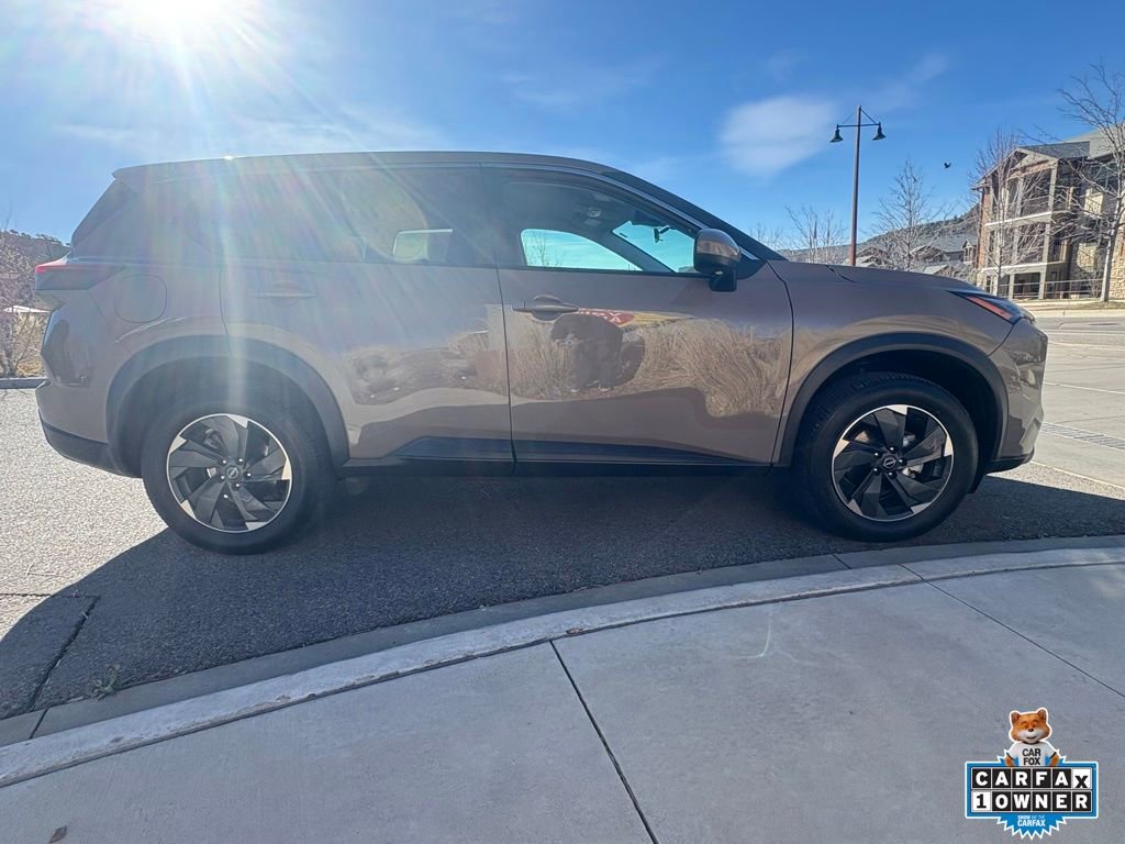 Used 2025 Nissan Rogue SV image 10