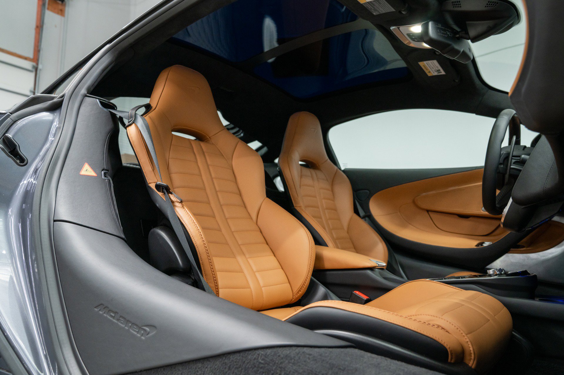 Used 2025 McLaren GTS RWD image 33