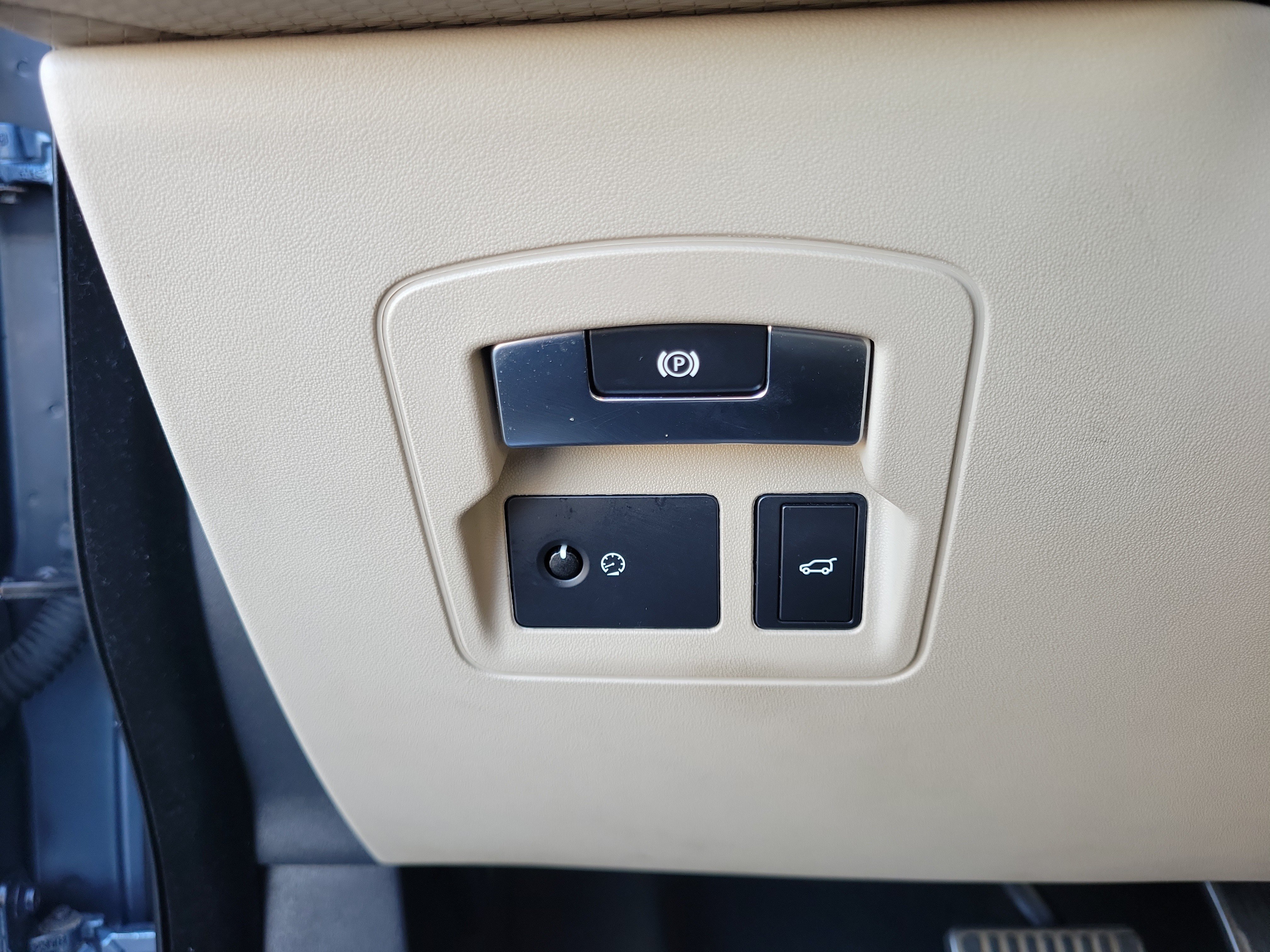 Used 2019 Land Rover Range Rover Velar R-Dynamic SE AWD/4WD image 20