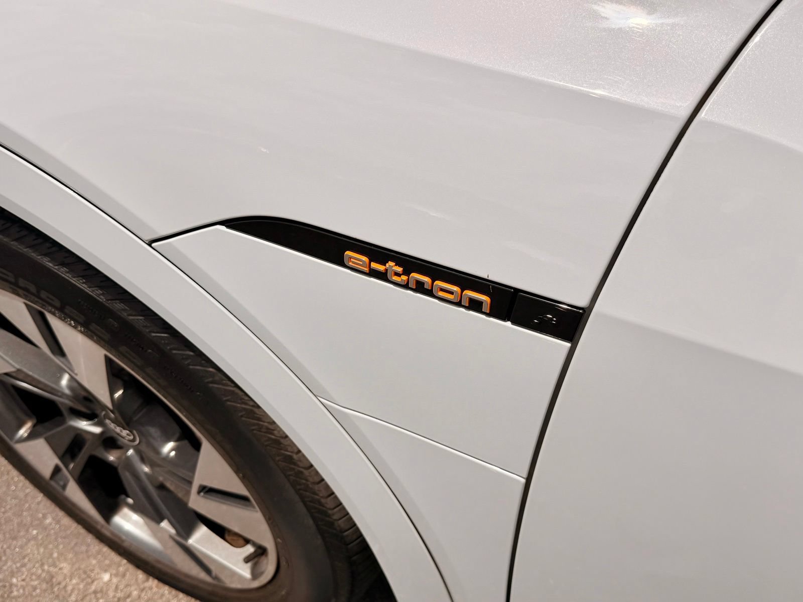 Used 2022 Audi e-tron Premium w/ Towing Package AWD/4WD image 6