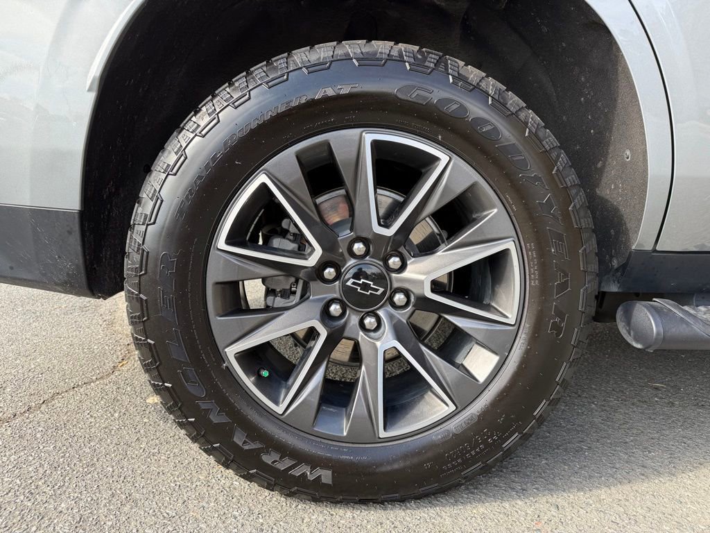 Certified 2023 Chevrolet Tahoe Z71 w/ Luxury Package image 15