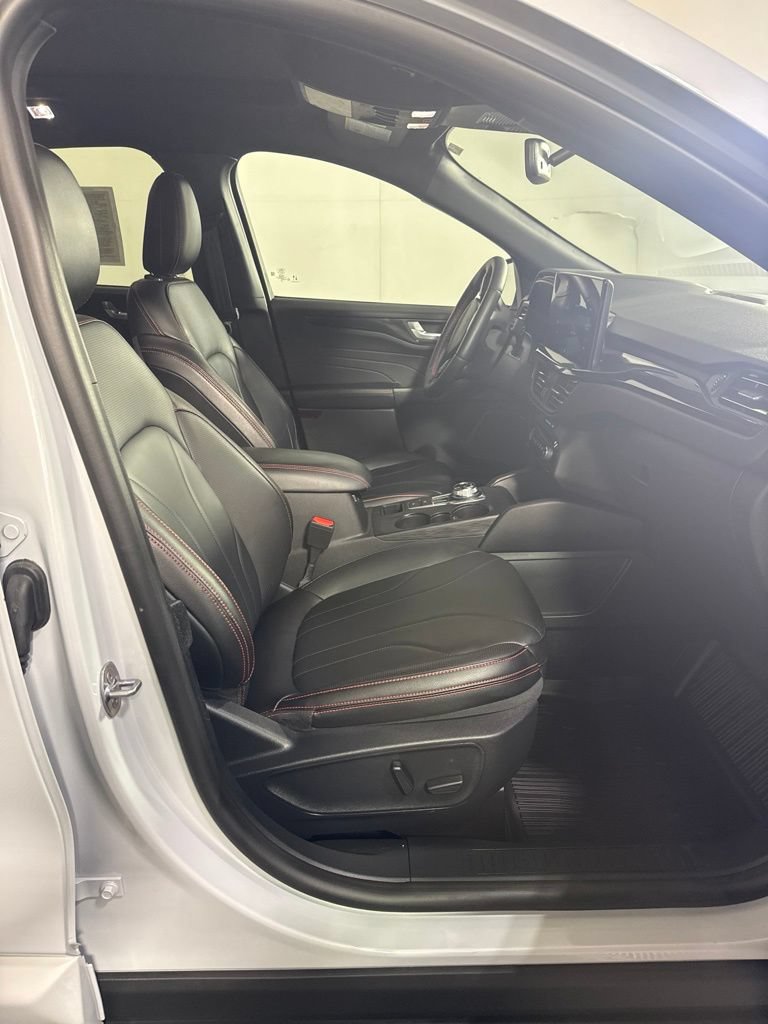 Used 2025 Ford Escape ST-Line Elite w/ Premium Technology Package AWD/4WD image 18