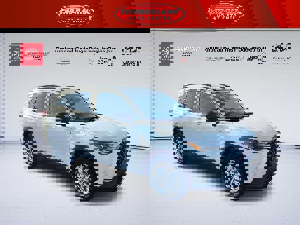 Used 2025 Toyota Corolla Cross LE video 1