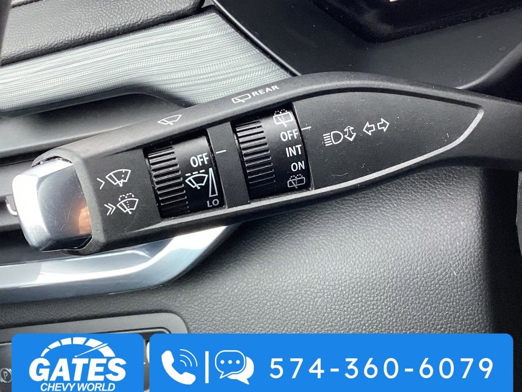 Used 2025 GMC Acadia Elevation image 27