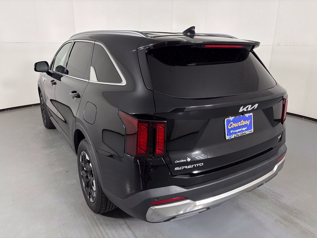 Used 2024 Kia Sorento S AWD/4WD image 6