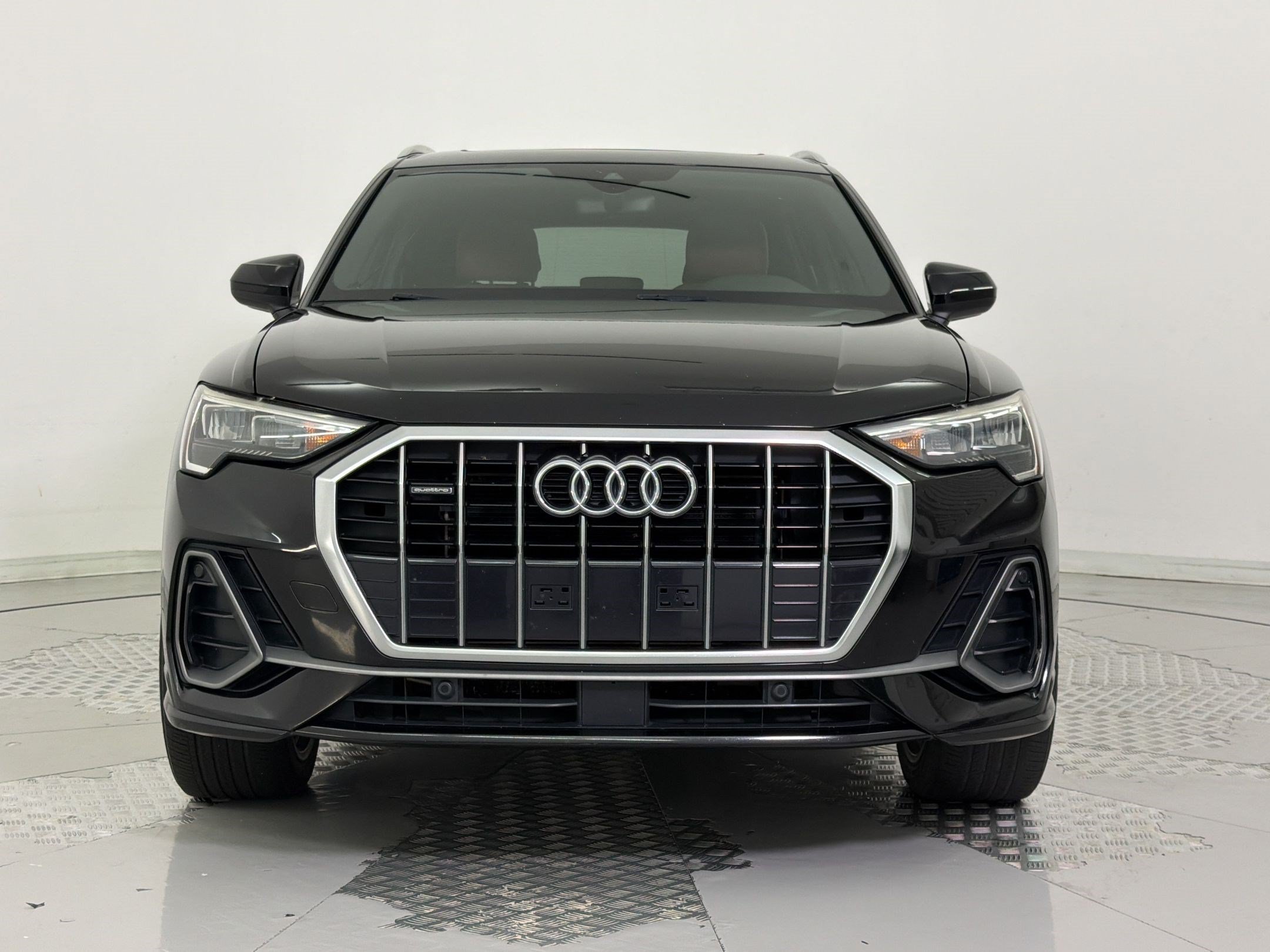 Used 2020 Audi Q3 2.0T Premium w/ Convenience Package AWD/4WD image 6