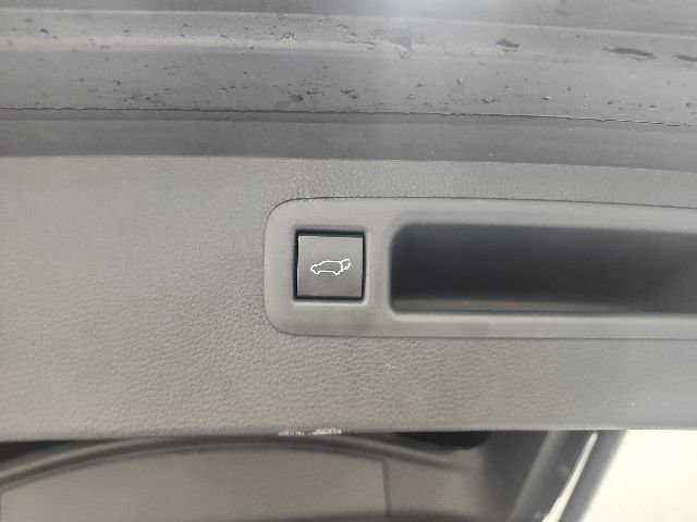 Certified 2025 Toyota Highlander Limited AWD/4WD image 32