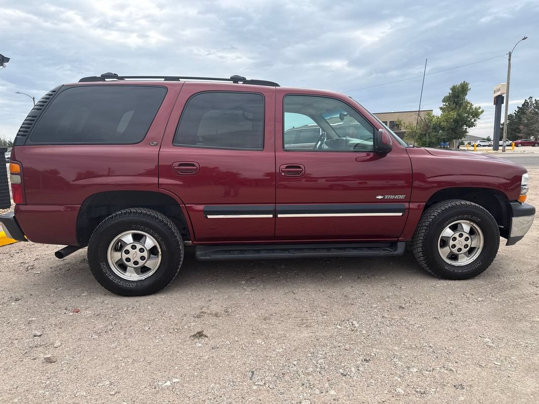 Used 2001 Chevrolet Tahoe LT w/ LT Preferred Equipment Group AWD/4WD image 8