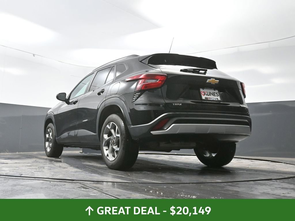 Used 2025 Chevrolet Trax LT image 58
