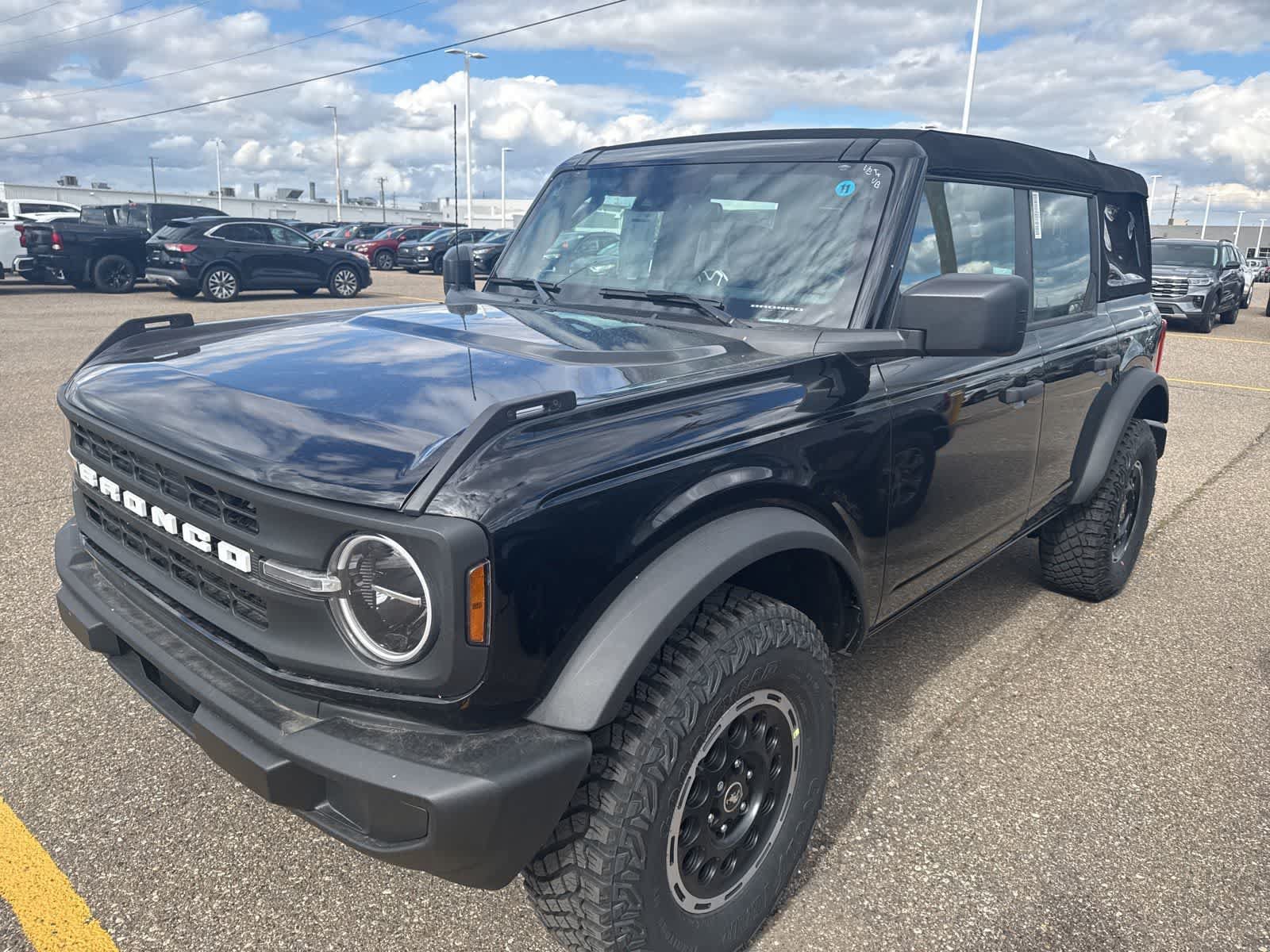 New 2026 Ford Bronco 4-Door AWD/4WD image 25