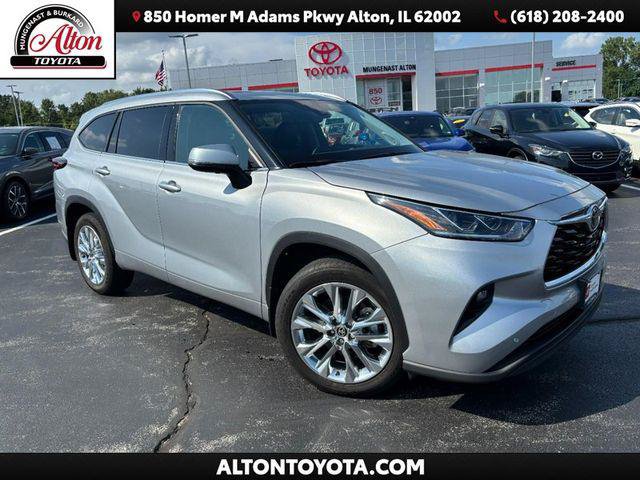 Certified 2025 Toyota Highlander Limited AWD/4WD image 1