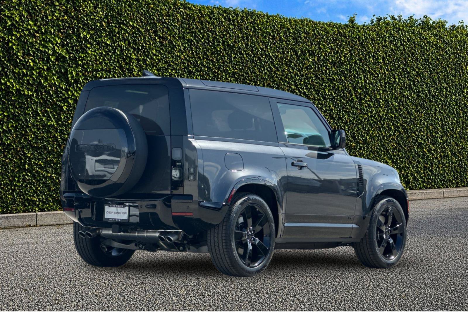 New 2026 Land Rover Defender 90 V8 AWD/4WD image 6