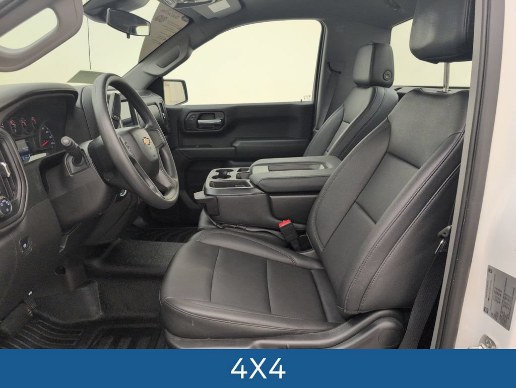 Used 2025 Chevrolet Silverado 1500 W/T w/ Trailering Package AWD/4WD image 4