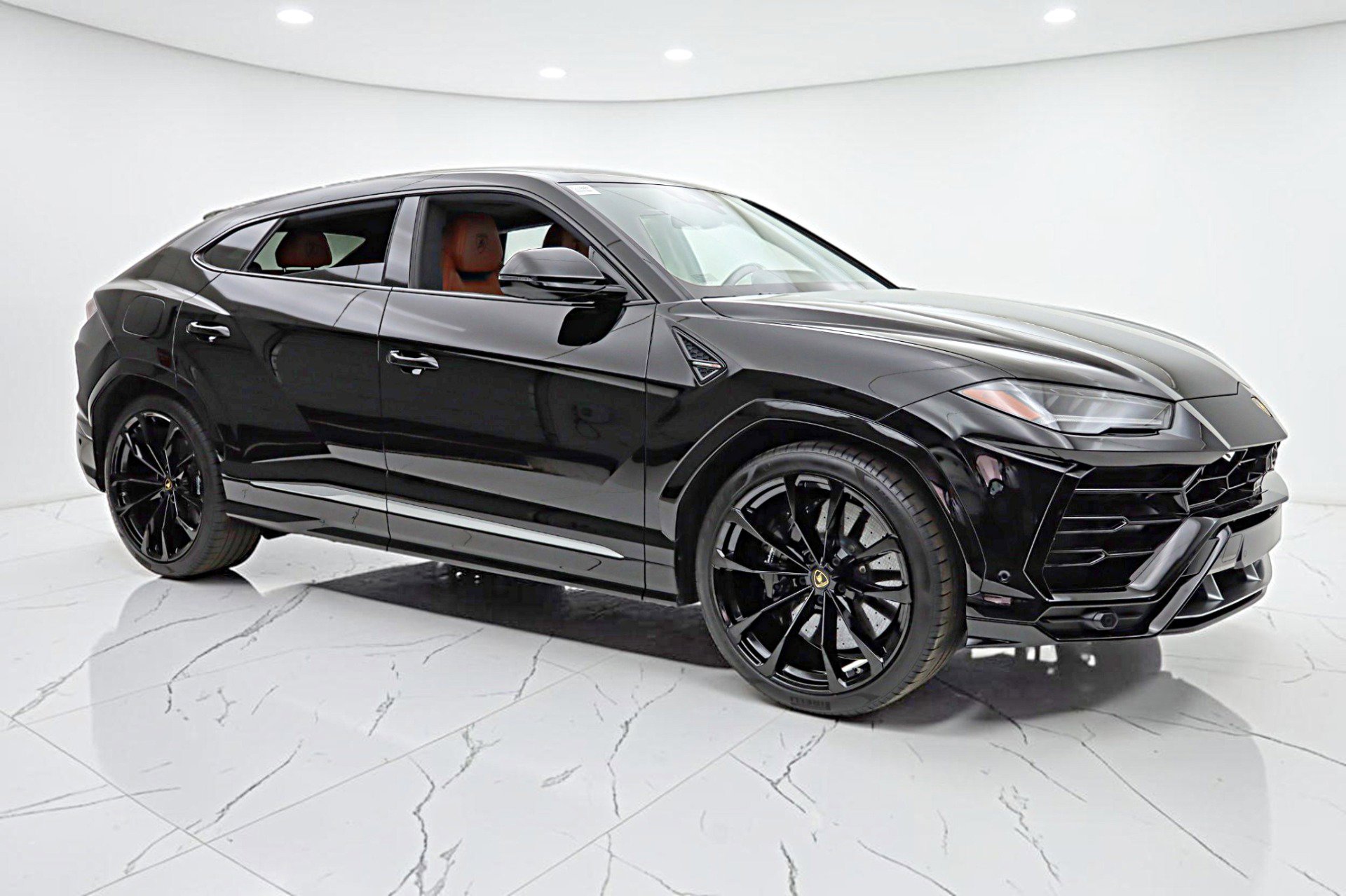 Used 2019 Lamborghini Urus AWD/4WD image 21