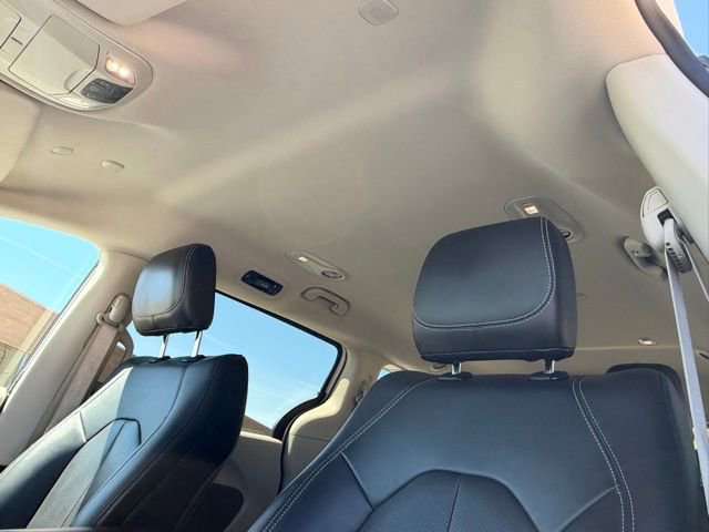 Certified 2024 Chrysler Pacifica Select image 13