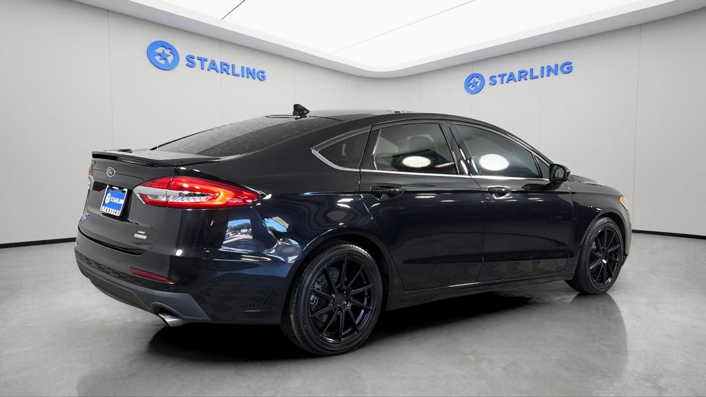 Used 2019 Ford Fusion SE w/ Equipment Group 151A FWD image 9