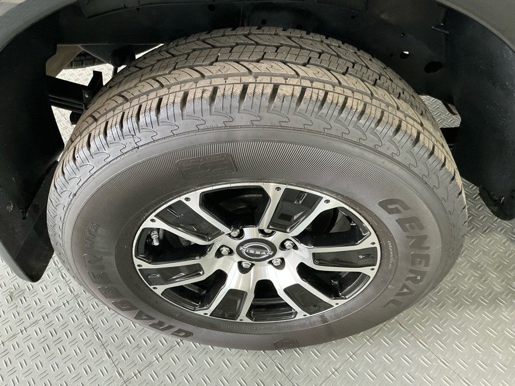 Used 2024 Nissan Titan SV w/ SV Convenience Package image 40