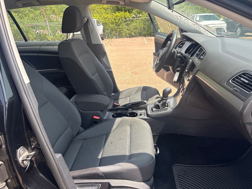 Used 2016 Volkswagen Golf S FWD image 13