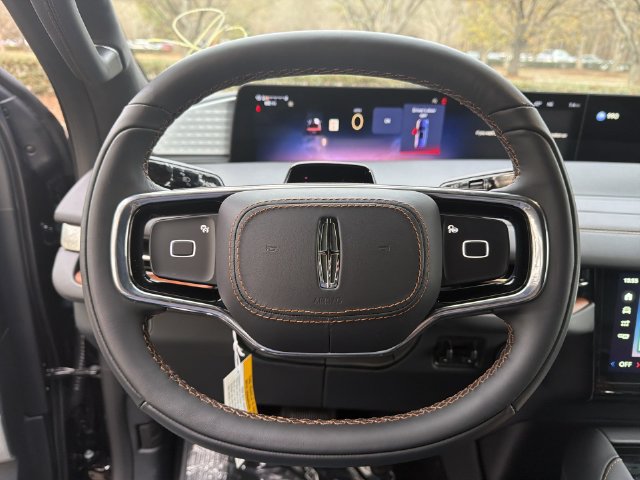 New 2025 Lincoln Navigator L Black Label AWD/4WD image 14